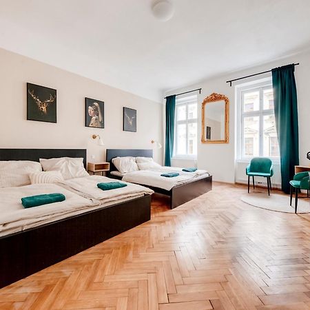 City Center Premium Apartment Praha Bagian luar foto